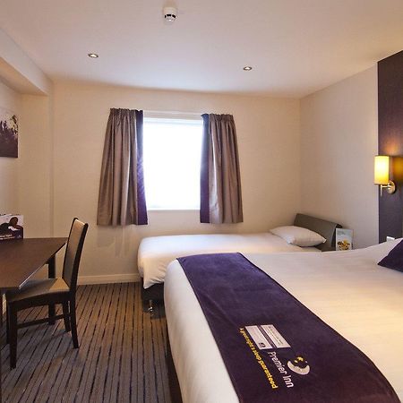 Premier Inn Exeter Bagian luar foto