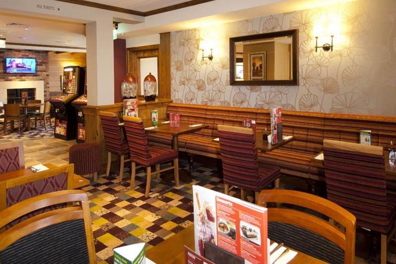 Premier Inn Exeter Bagian luar foto